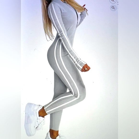 Gray Half Zip Sexy Jumpsuit Yoga One Piece Long Sleeve Romper Stripe S NEW - Picture 1 of 4
